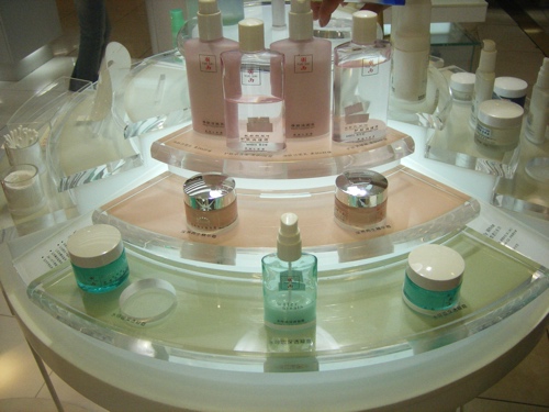 �ǿ������