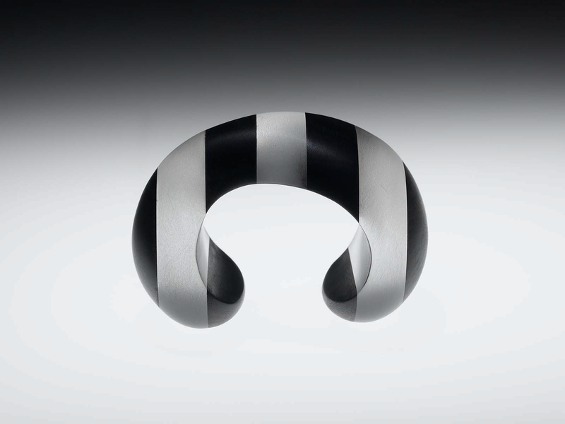 �ǿ������